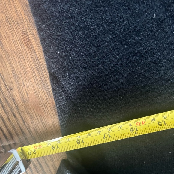 J Jill Black Cashmere Sweater with Scoop Neckline in Pristine Condition! - Picture 7 of 9